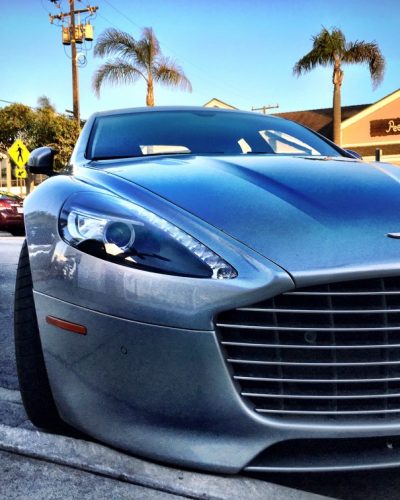 an-aston-martin-sighting-at-manhattan-beach_t20_EnowkY