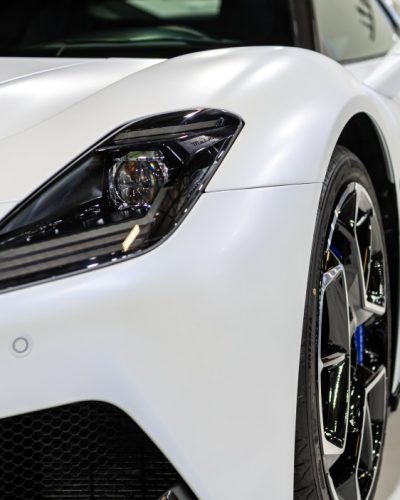 car-luxury-sport-design-headlights-expensive-roadster-maserati-supercar-mc20_t20_NWR7Gl